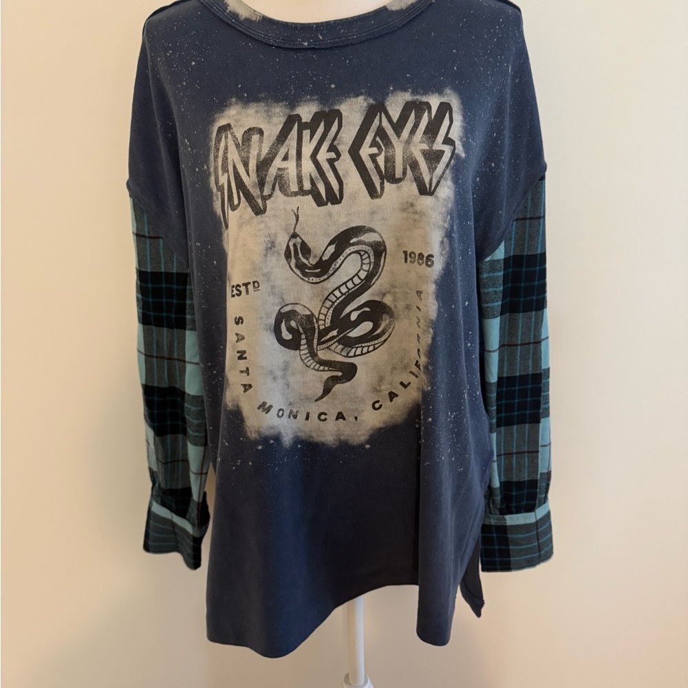Free People Snake Eyes Graphic Long Sleeve Edgy Shirt flannel sleeves NWT NEW S